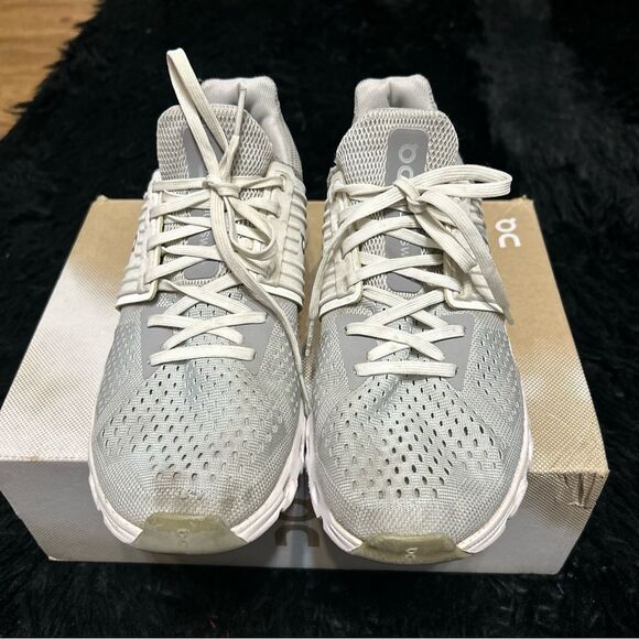 ON CLOUDSWIFT gray white running athletic training lace up shoes sneakers sz 8.5 - Picture 9 of 9
